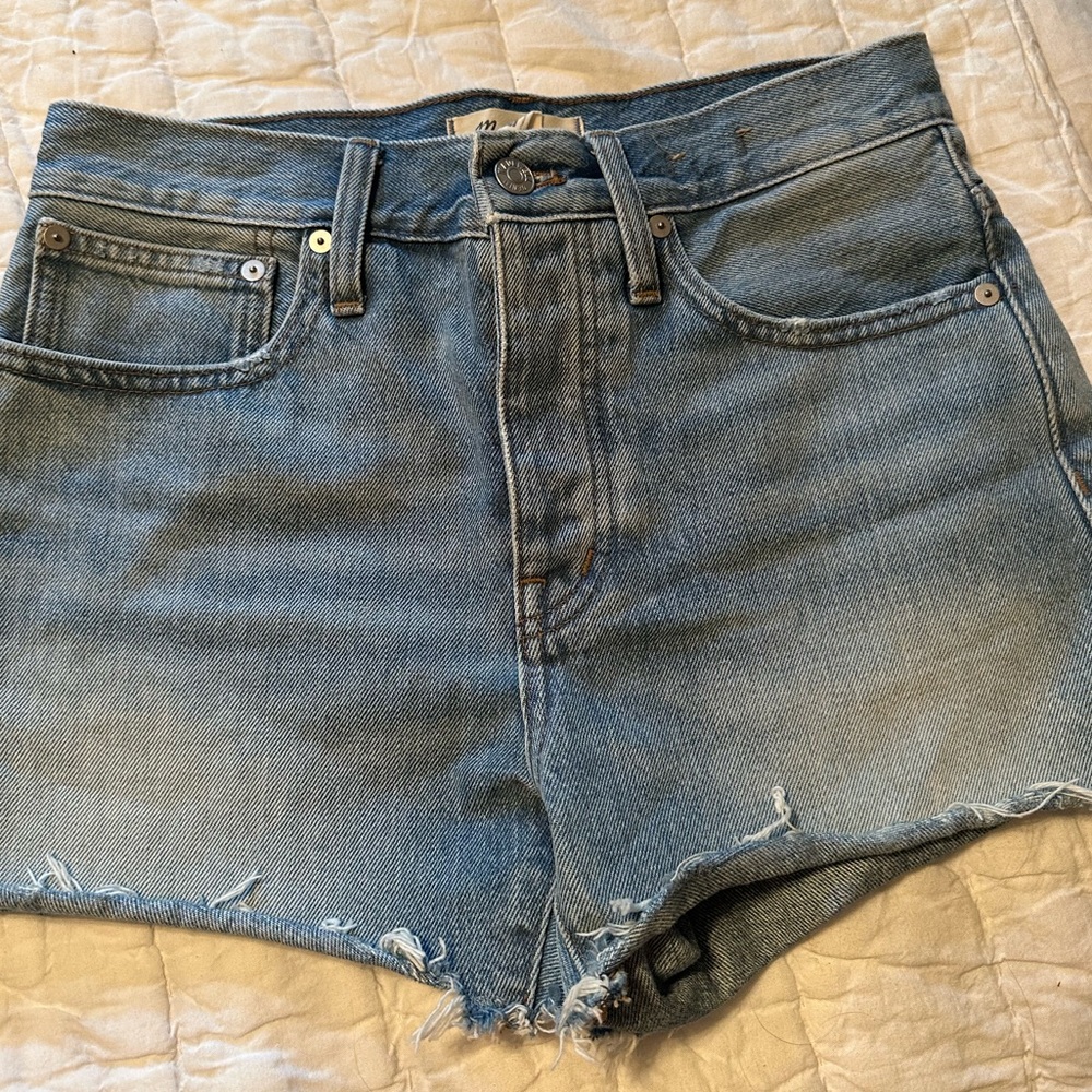 Relaxed denim shorts